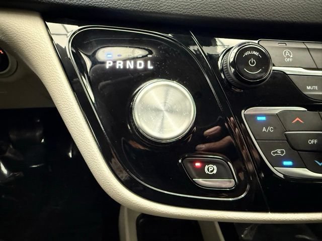 Used 2023 Chrysler Voyager LX FWD image 44