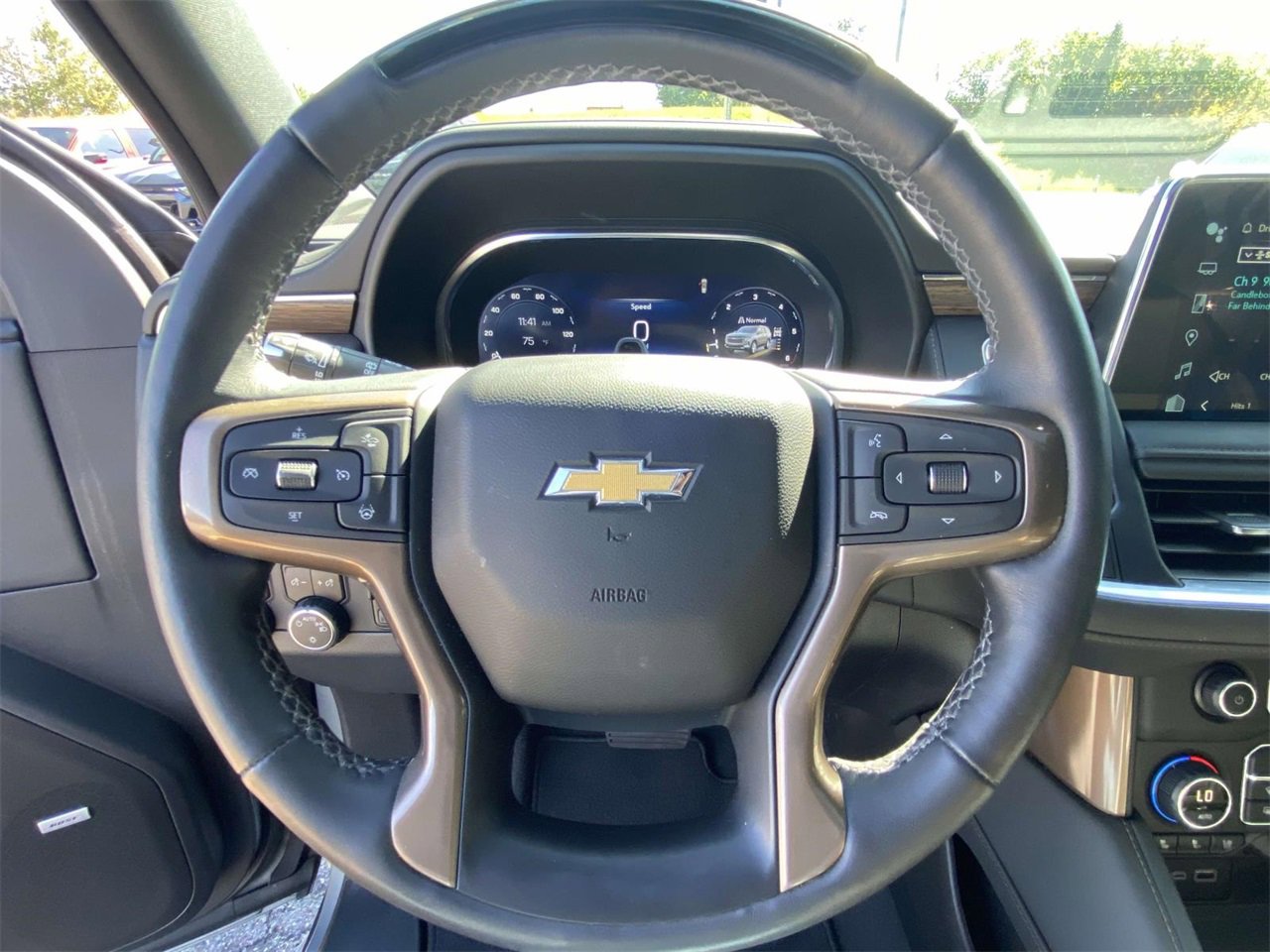 Used 2024 Chevrolet Suburban High Country w/ Advanced Technology Package image 22