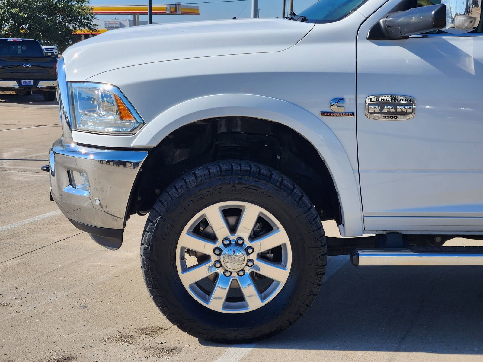 Used 2018 RAM 3500 Laramie Longhorn image 10