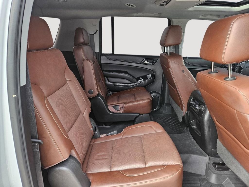 Used 2019 Chevrolet Suburban Premier w/ Premier Plus Edition AWD/4WD image 32