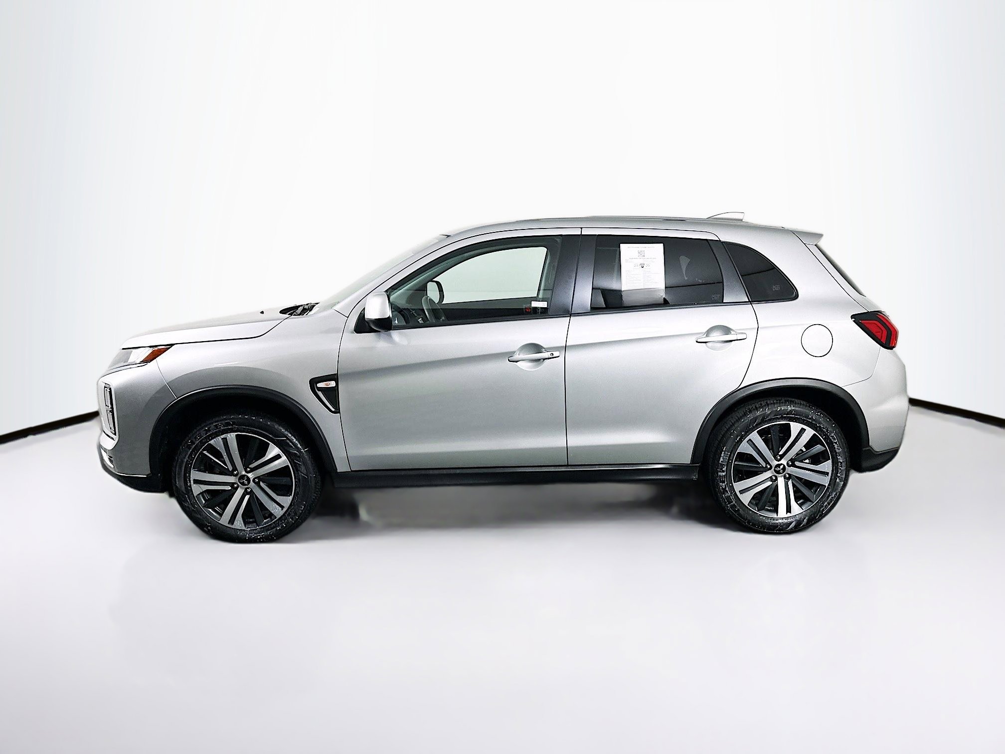 Used 2025 Mitsubishi Outlander Sport ES image 4