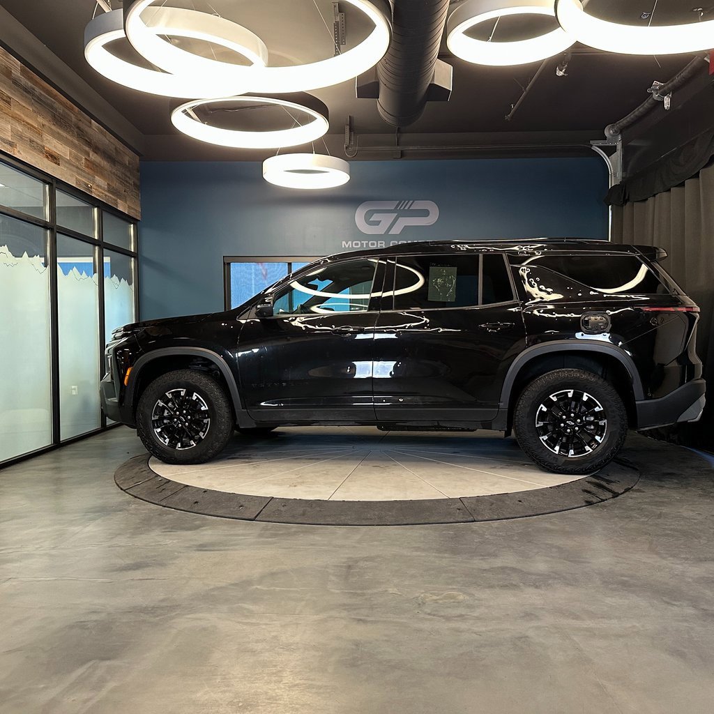 Used 2024 Chevrolet Traverse Z71 w/ Enhanced Driving Package image 6