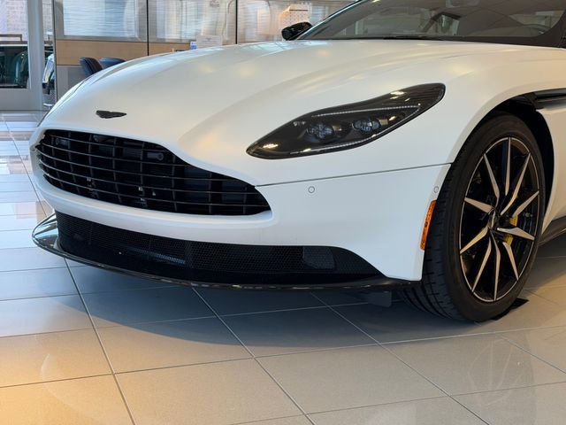 Used 2023 Aston Martin DB11 Coupe RWD image 10