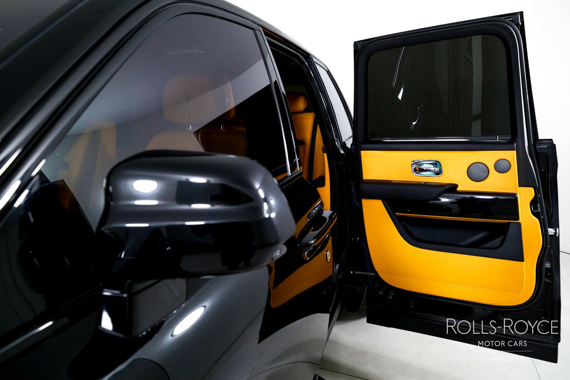 Used 2022 Rolls-Royce Cullinan image 18