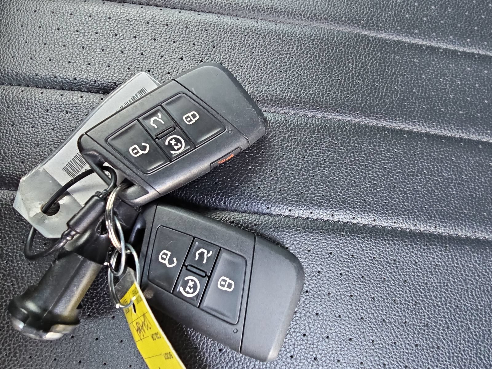 Certified 2024 Volkswagen Tiguan SE FWD image 37