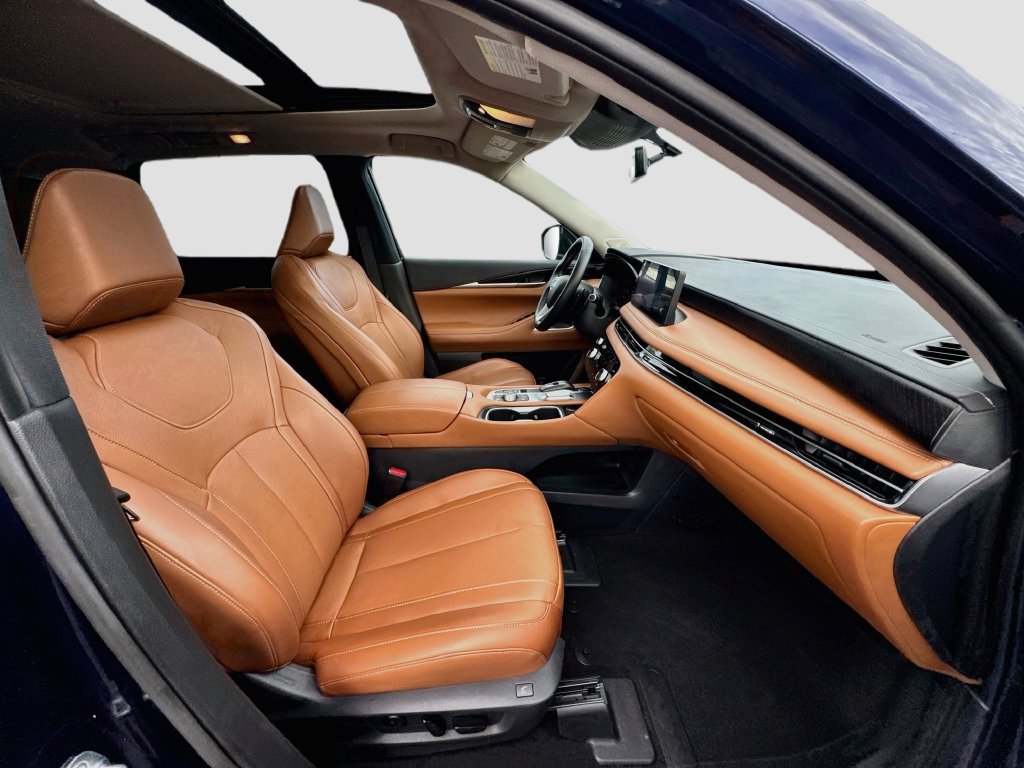 Used 2023 INFINITI QX60 Sensory w/ Cargo Package AWD/4WD image 32