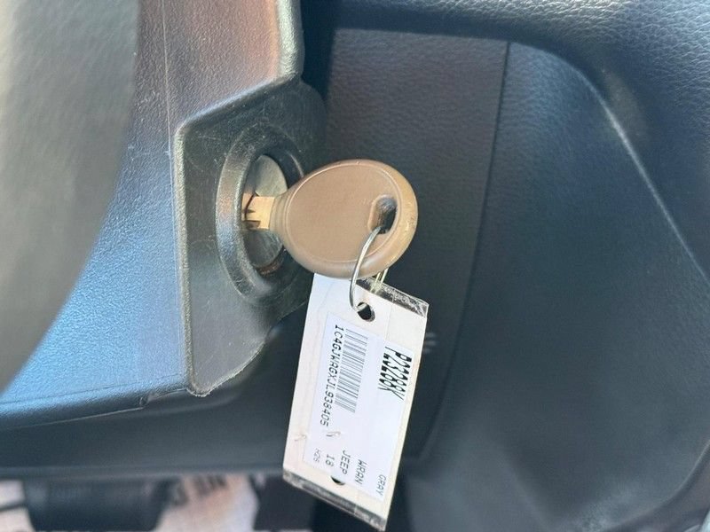 Used 2018 Jeep Wrangler Sport AWD/4WD image 29