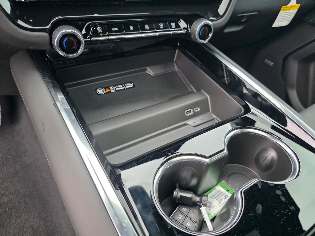 New 2025 Chevrolet Suburban Premier image 16