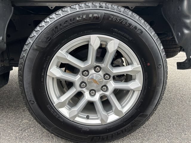Used 2025 Chevrolet Silverado 1500 LT AWD/4WD image 6