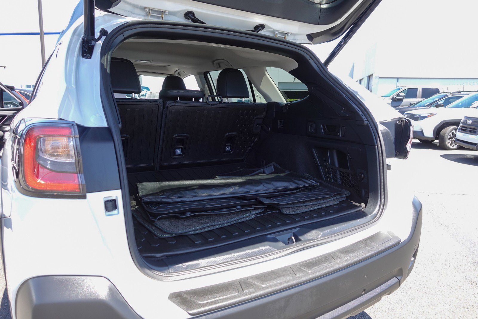 Certified 2025 Subaru Outback Onyx Edition AWD/4WD image 23