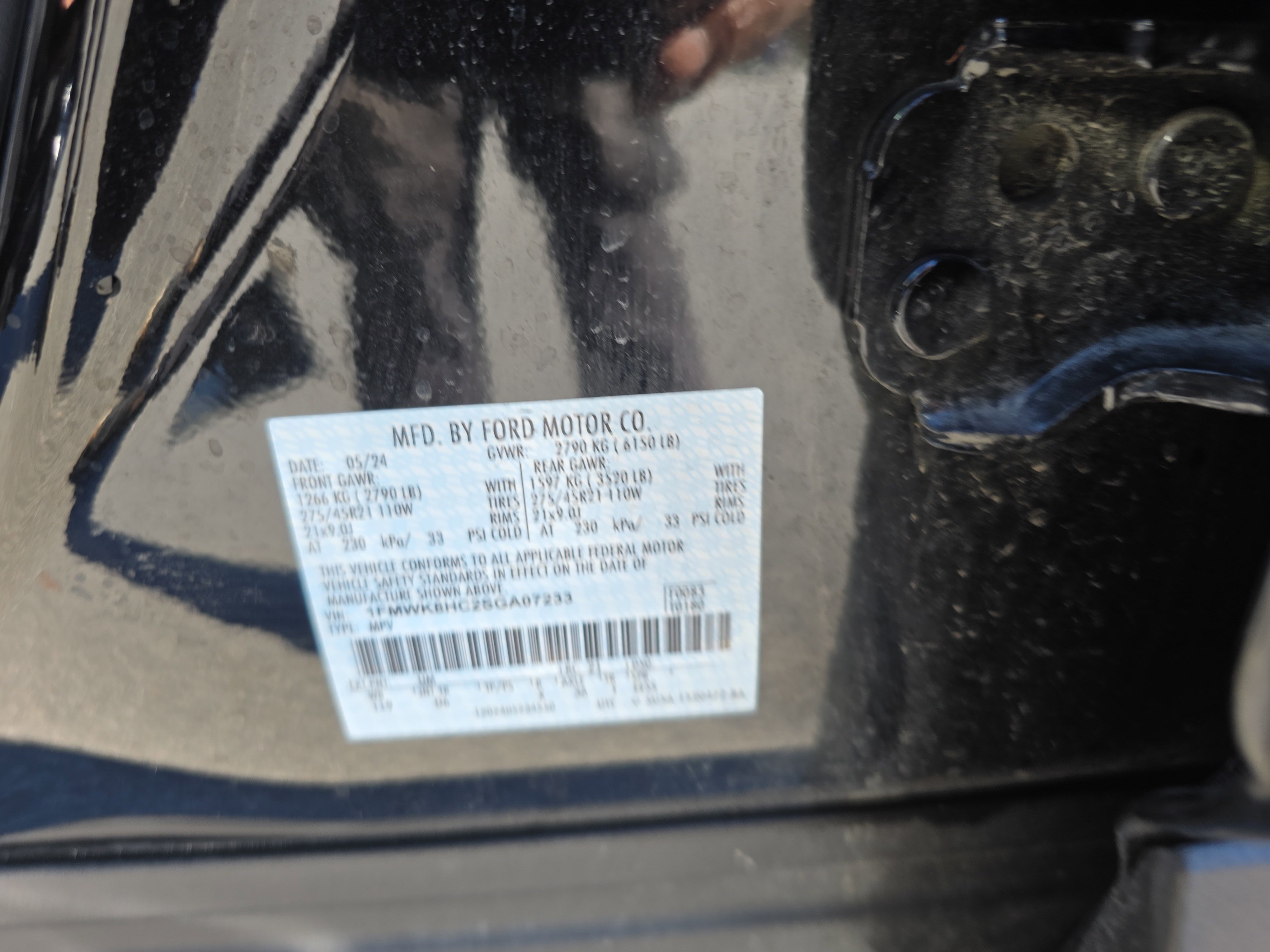 Used 2025 Ford Explorer Platinum w/ Ultimate Package image 35