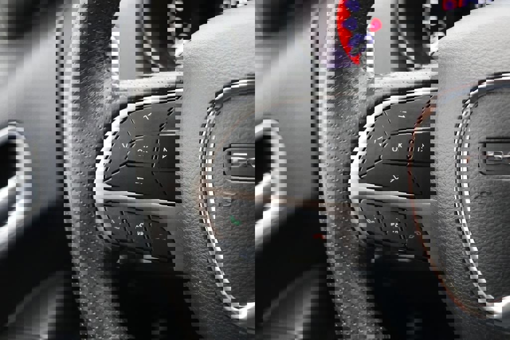 Used 2020 Dodge Durango SXT image 18