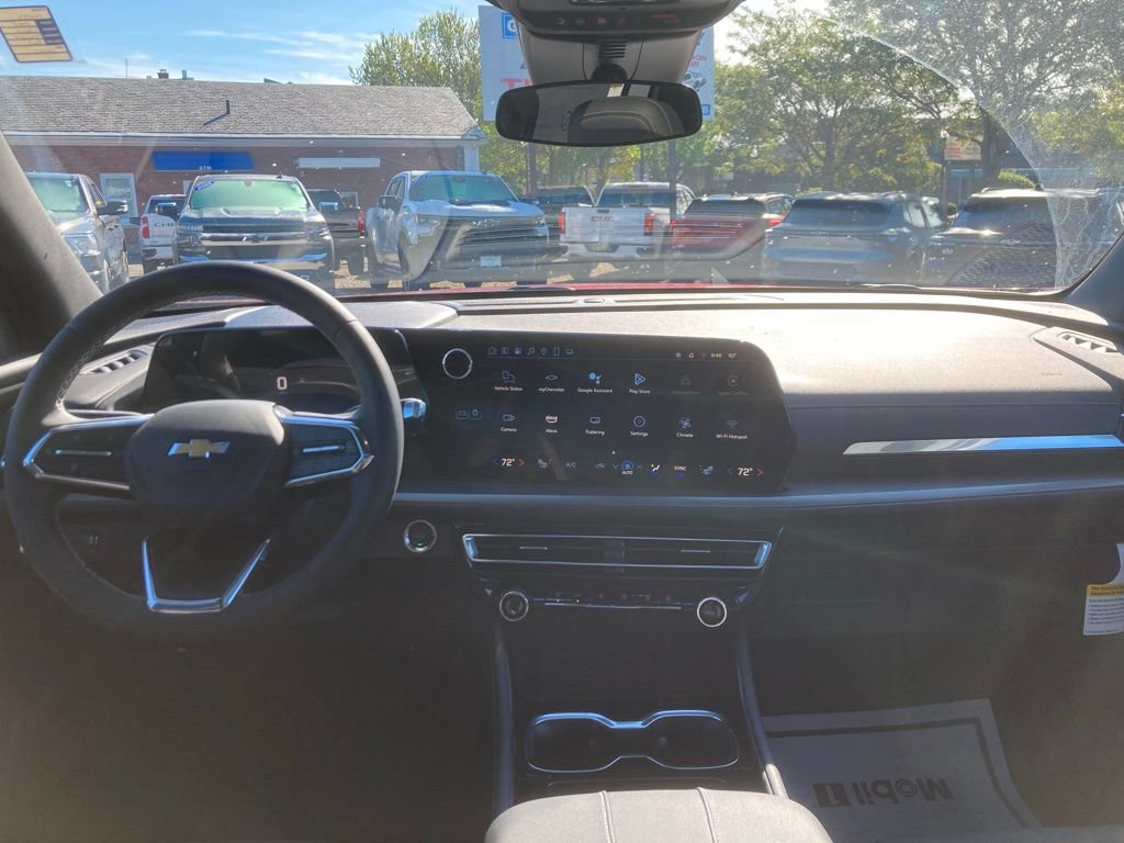New 2025 Chevrolet Traverse LT w/ Sun and Wheel Package FWD image 12