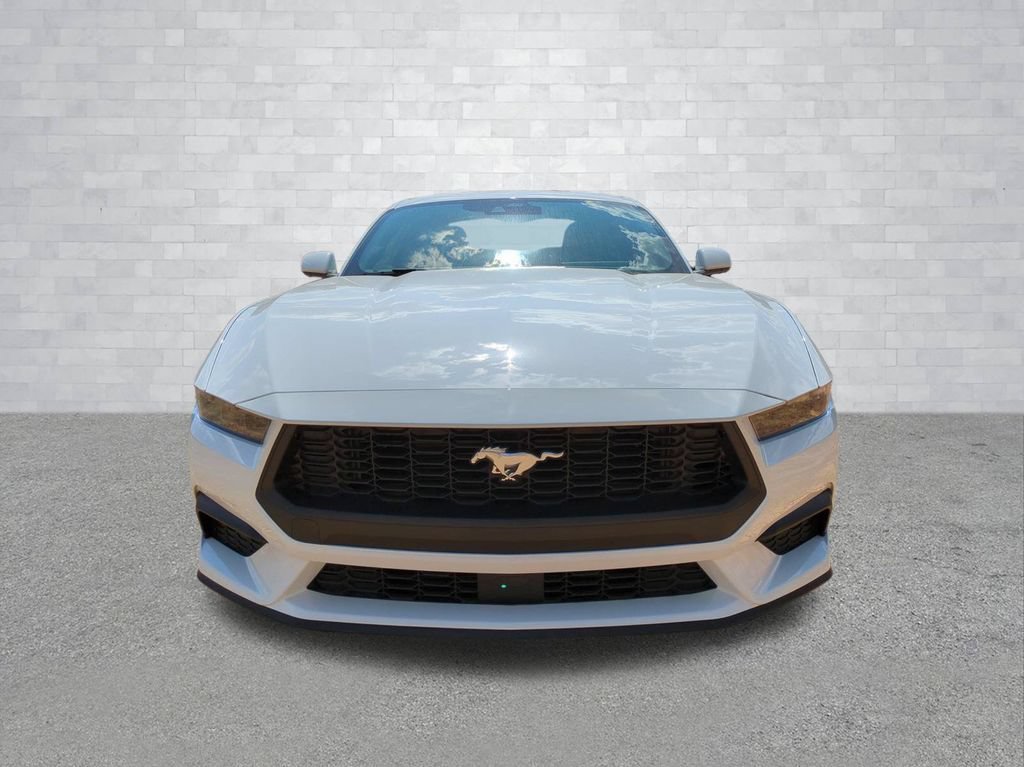Used 2025 Ford Mustang Coupe RWD image 11
