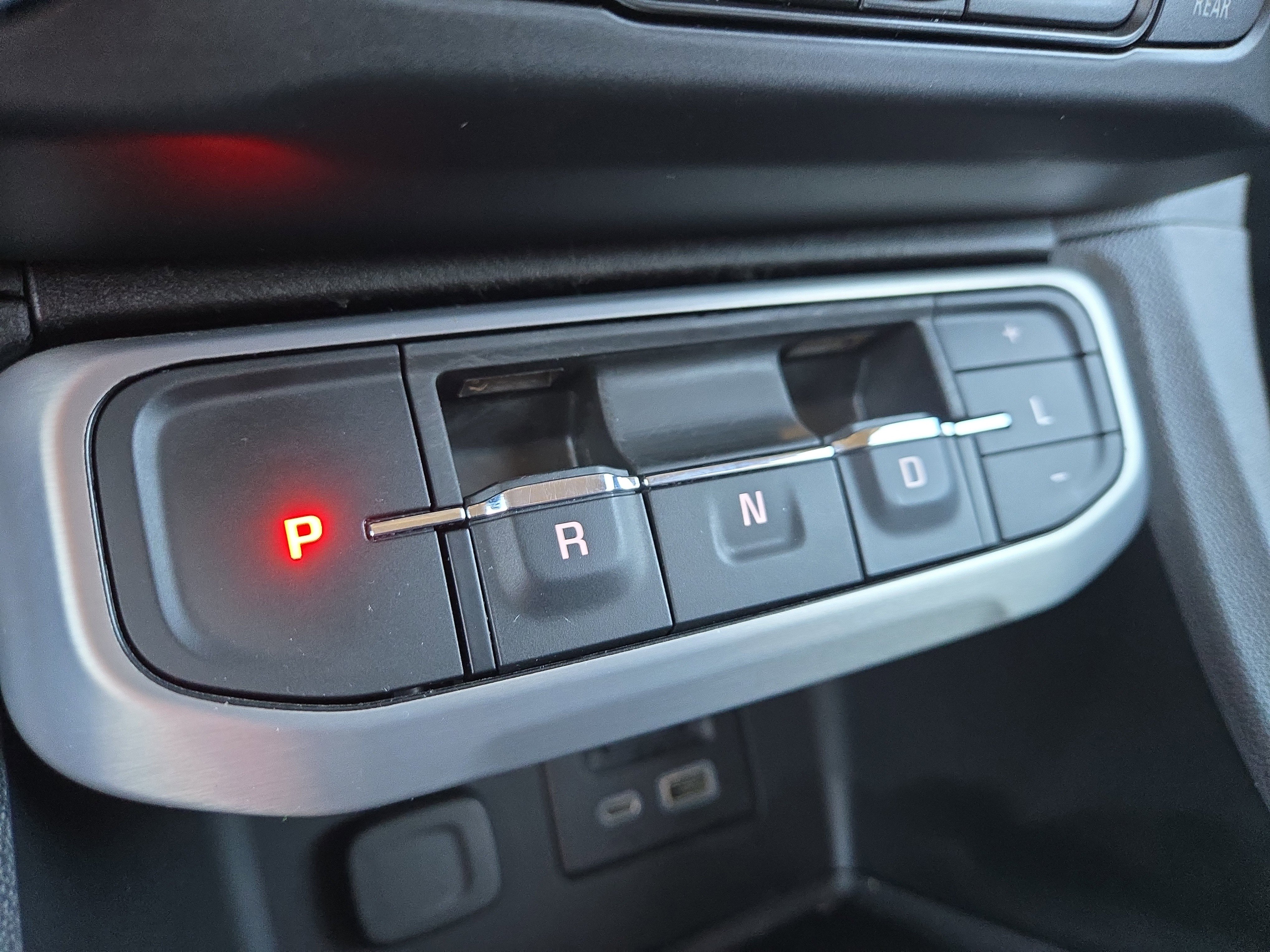 Used 2020 GMC Acadia SLT image 24