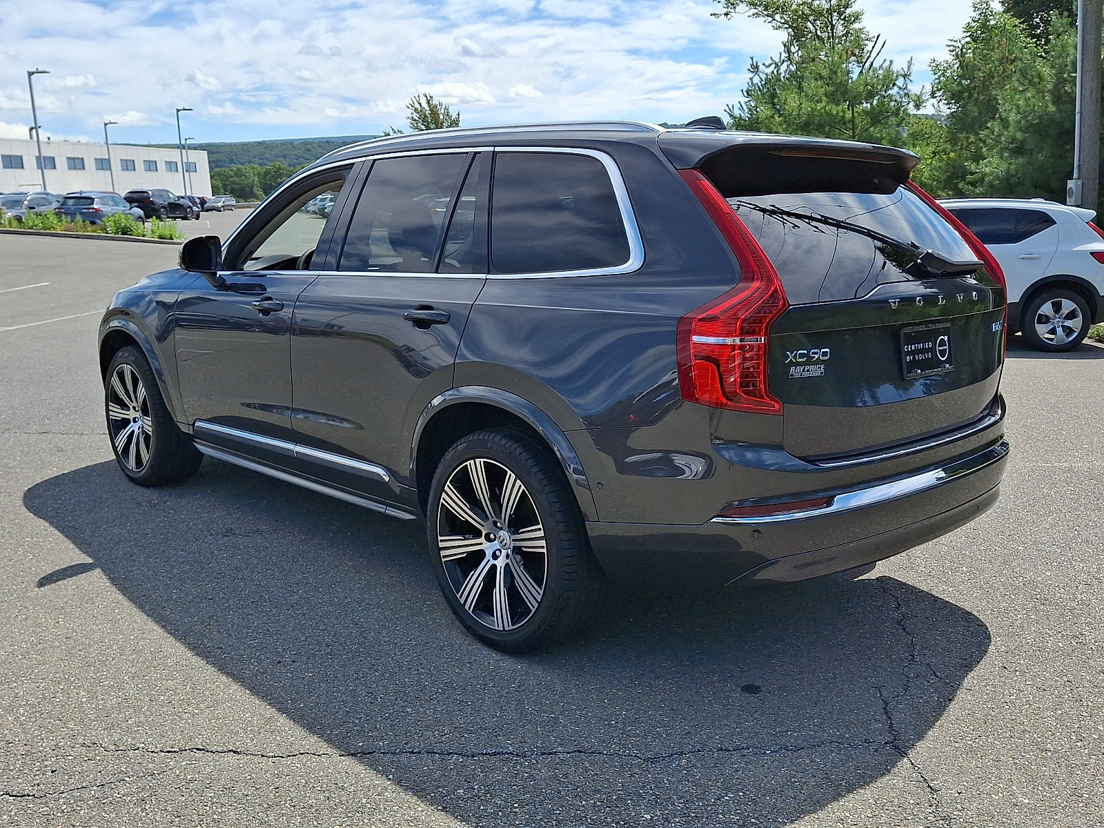 Certified 2024 Volvo XC90 B6 Plus AWD/4WD image 5