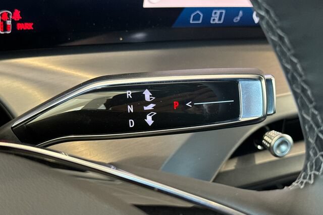 New 2027 Cadillac Vistiq Luxury w/ LPO, Floor Liner Package AWD/4WD image 23