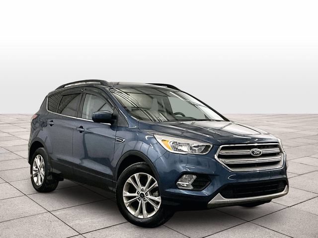 Used 2018 Ford Escape SE w/ SE Sync 3 Package AWD/4WD image 2