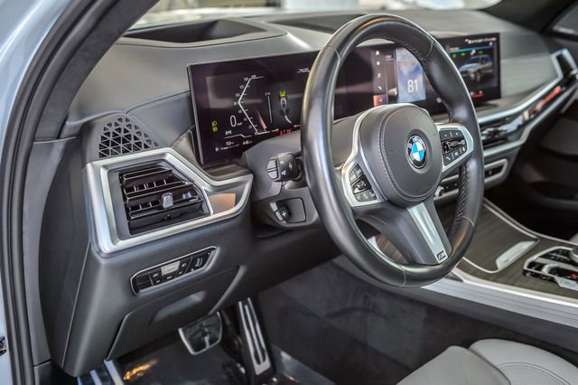 Used 2023 BMW X7 xDrive40i w/ M Sport Package image 29