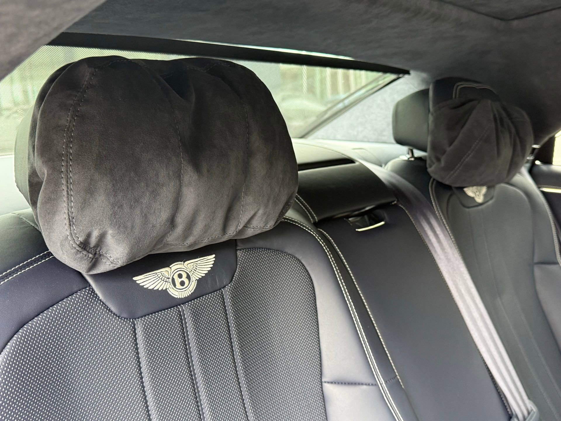 Used 2021 Bentley Flying Spur V8 image 25