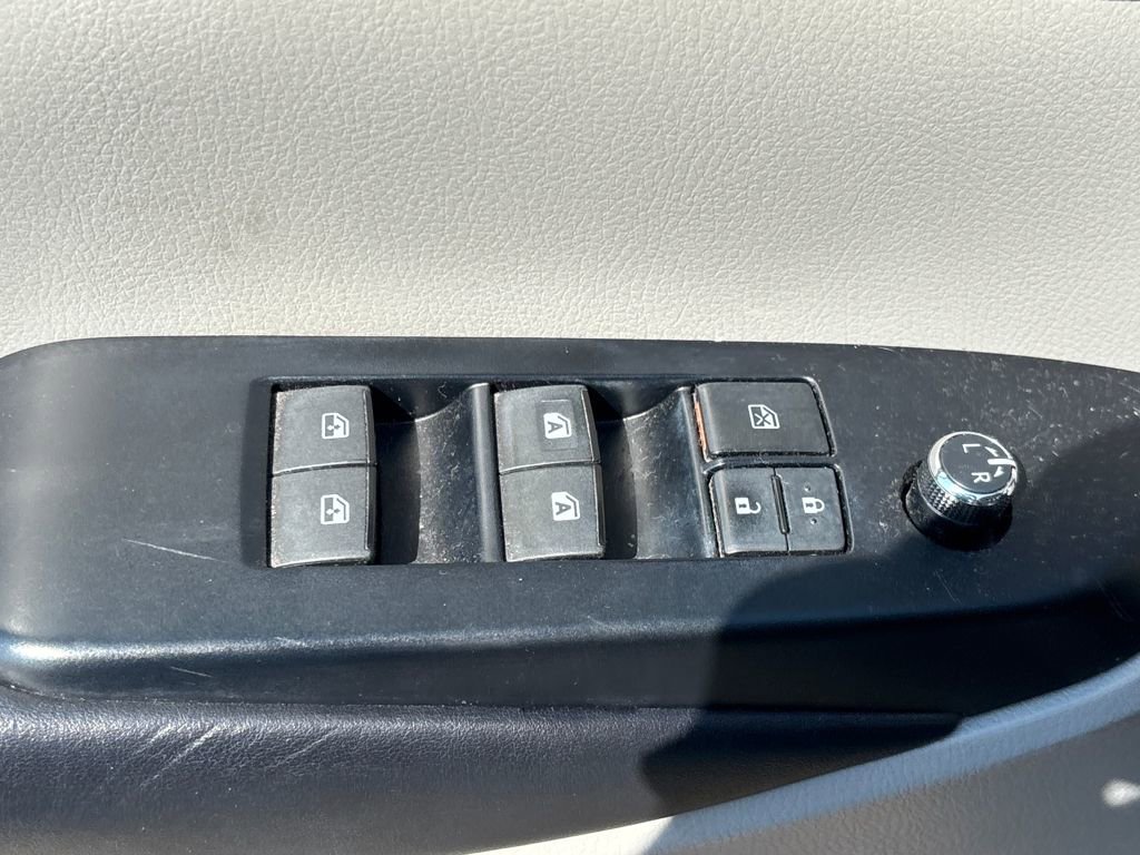 Used 2019 Toyota Highlander XLE image 8