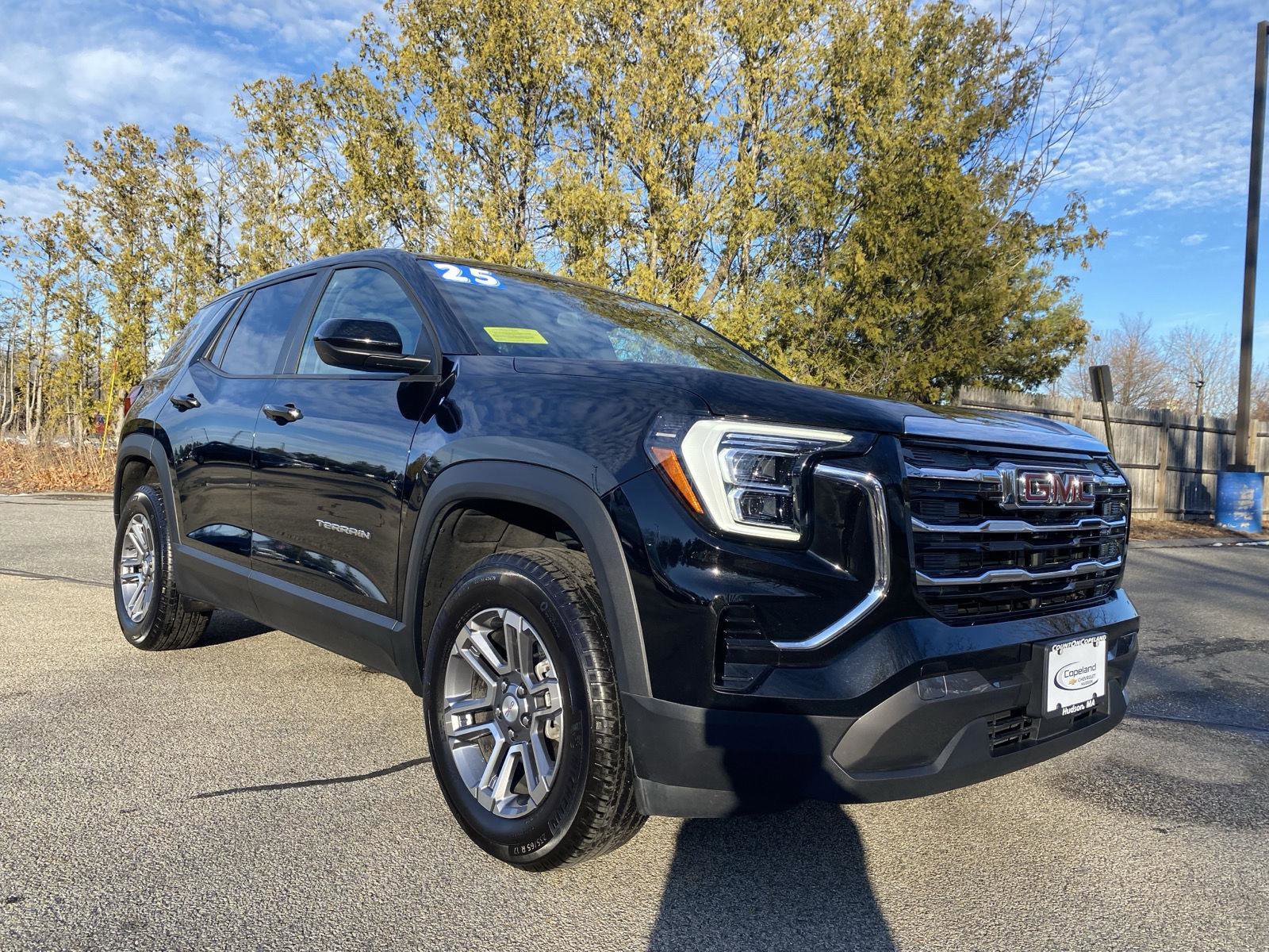 Used 2025 GMC Terrain Elevation image 1