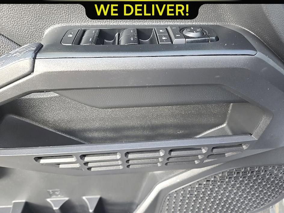 Used 2024 Toyota Tacoma TRD Sport AWD/4WD image 9