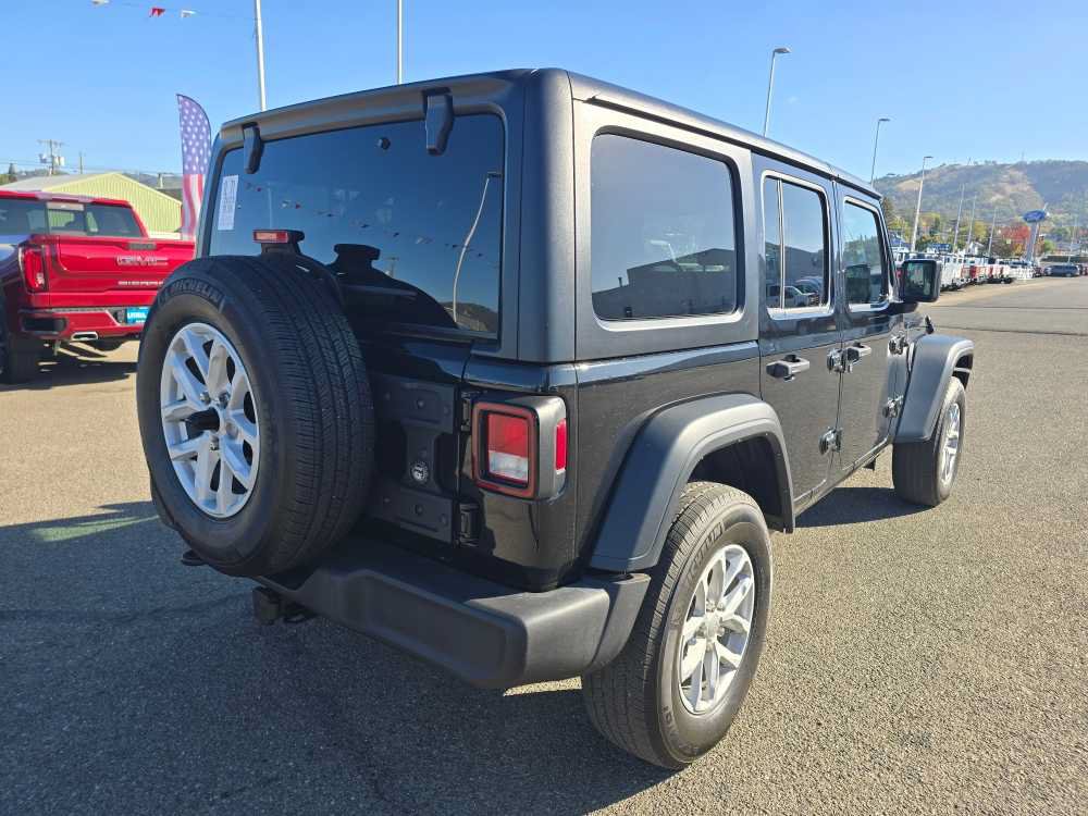 Used 2023 Jeep Wrangler Unlimited Sport AWD/4WD image 10