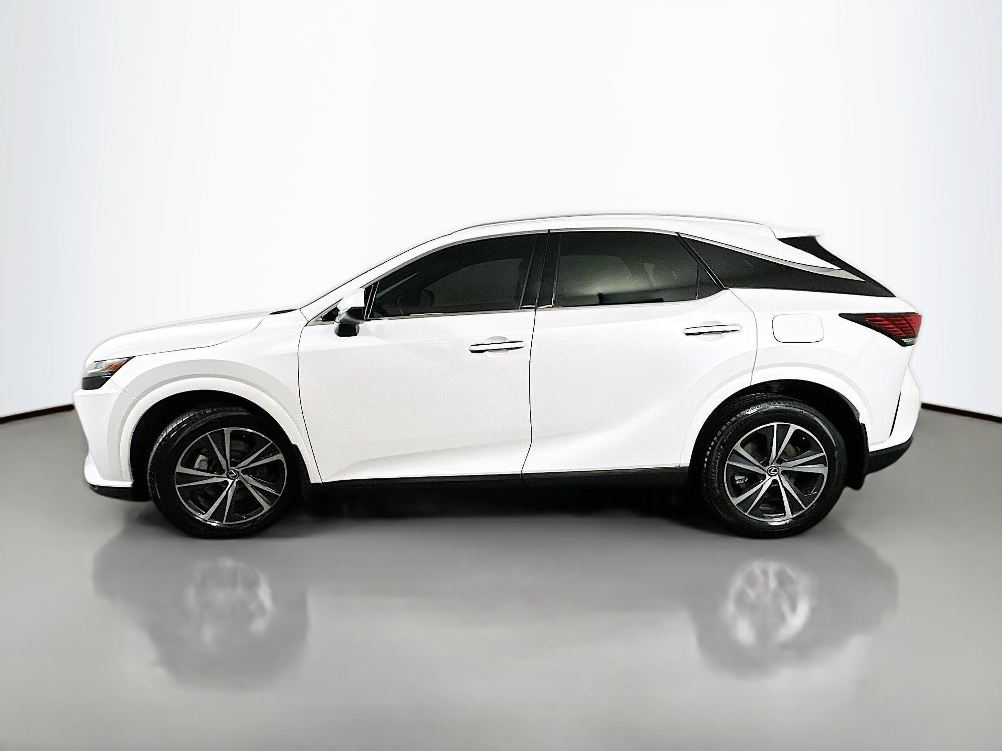 Used 2023 Lexus RX 350 Premium w/ Accessory Package (A2) image 4