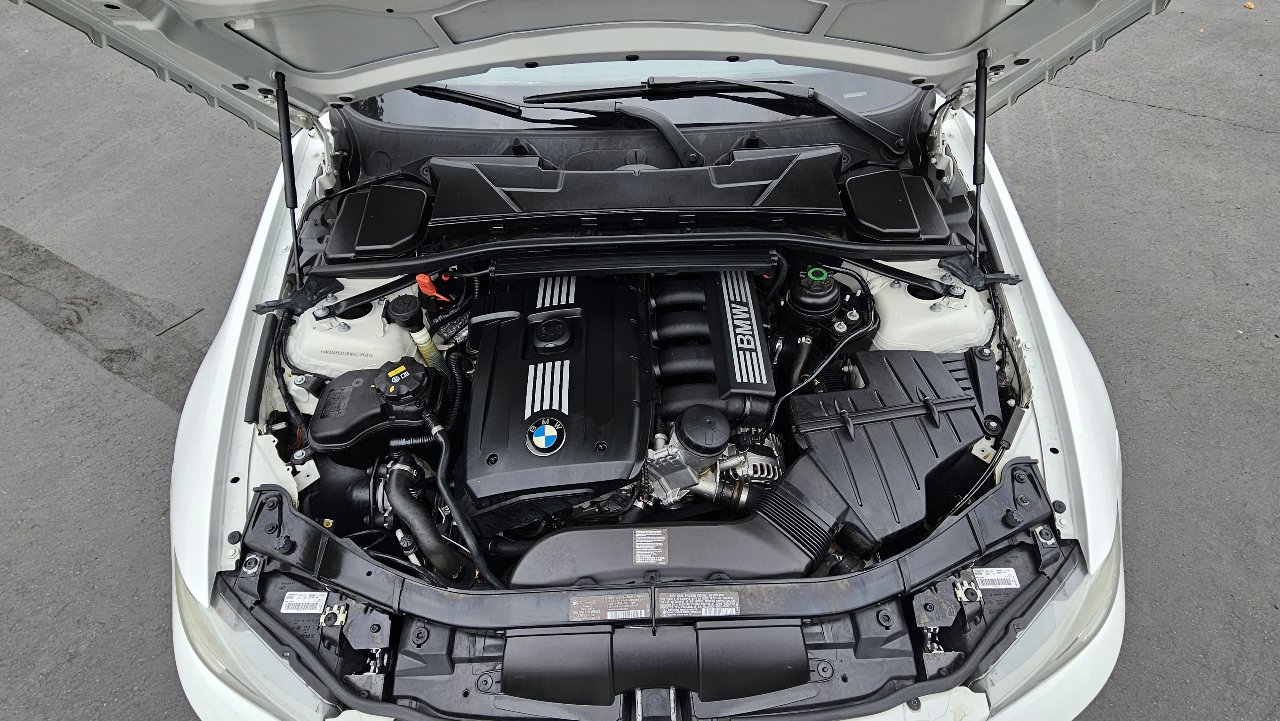 Used 2011 BMW 328i Sedan w/ Premium Pkg image 21