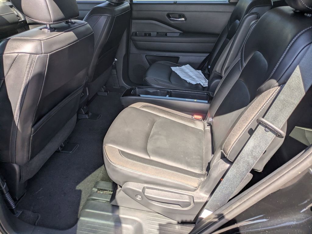 Used 2023 Nissan Pathfinder SL w/ SL Premium Package AWD/4WD image 23
