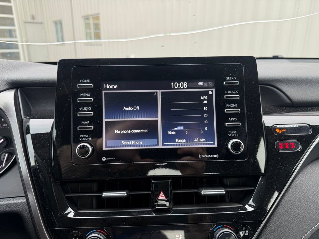 Used 2024 Toyota Camry SE image 16