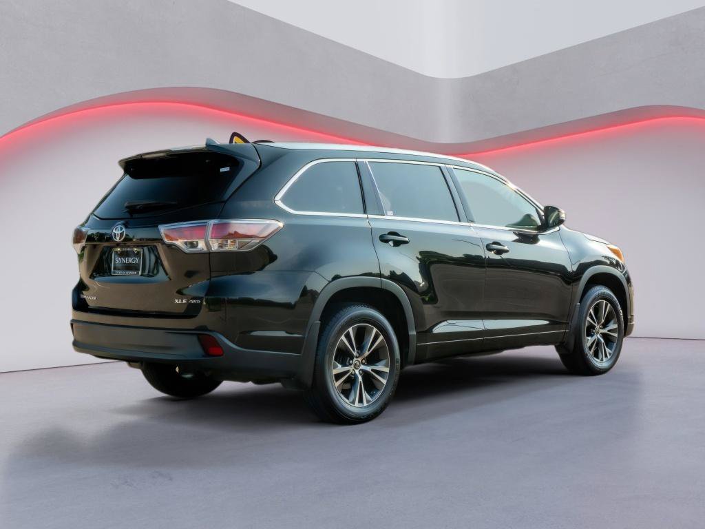 Used 2016 Toyota Highlander XLE AWD/4WD image 6