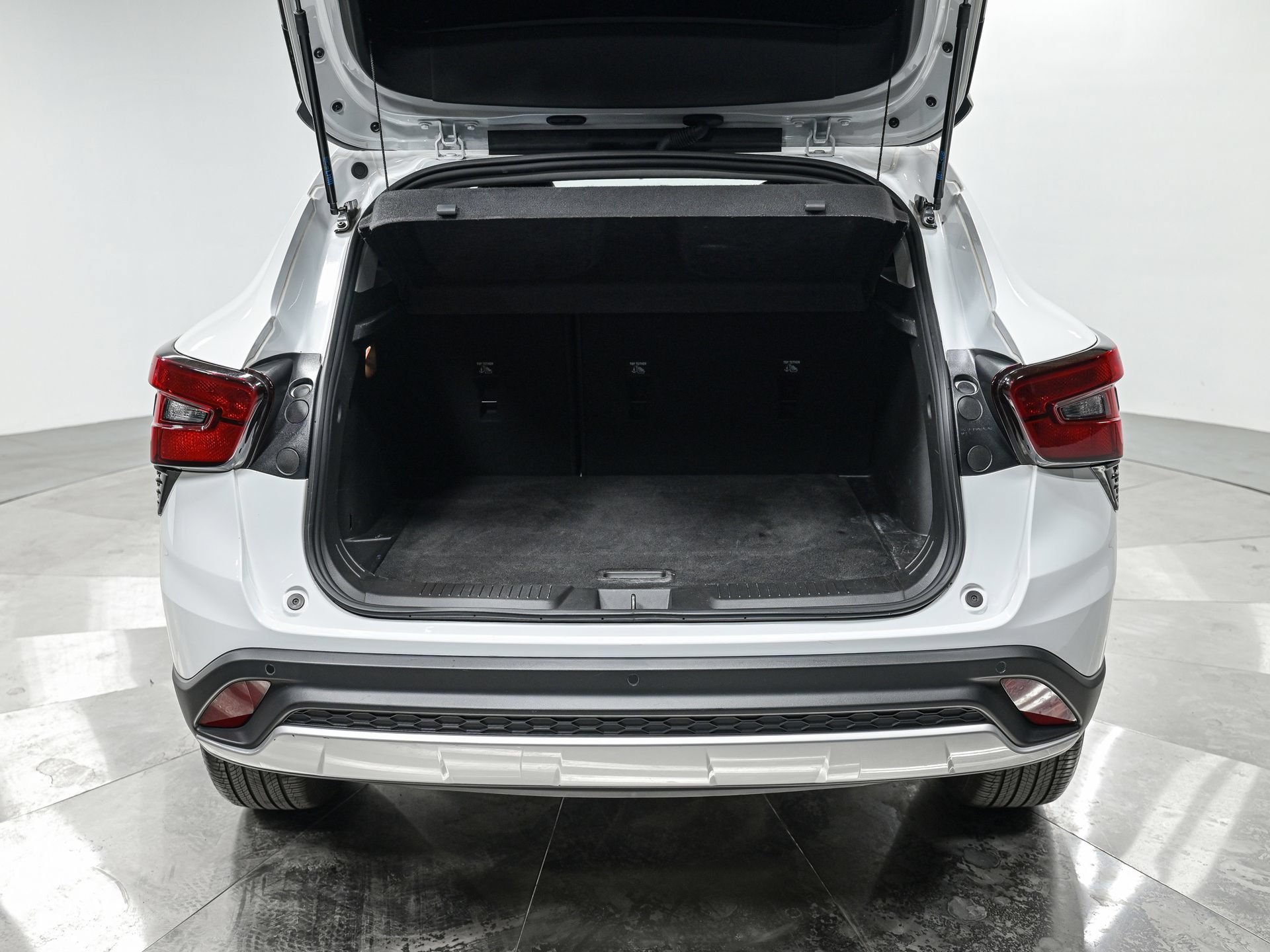 Used 2024 Chevrolet Trax LT FWD image 7