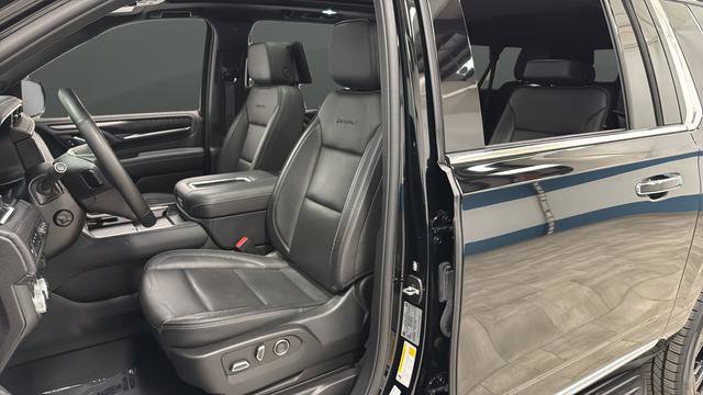 Used 2024 GMC Yukon XL Denali w/ Max Trailering Package AWD/4WD image 10