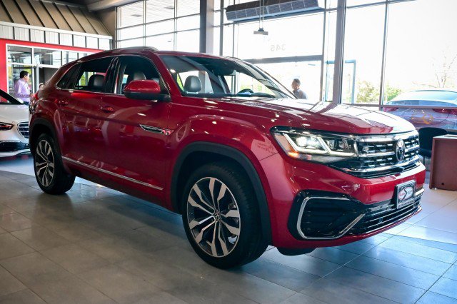 Used 2022 Volkswagen Atlas Cross Sport SEL Premium R-Line image 3
