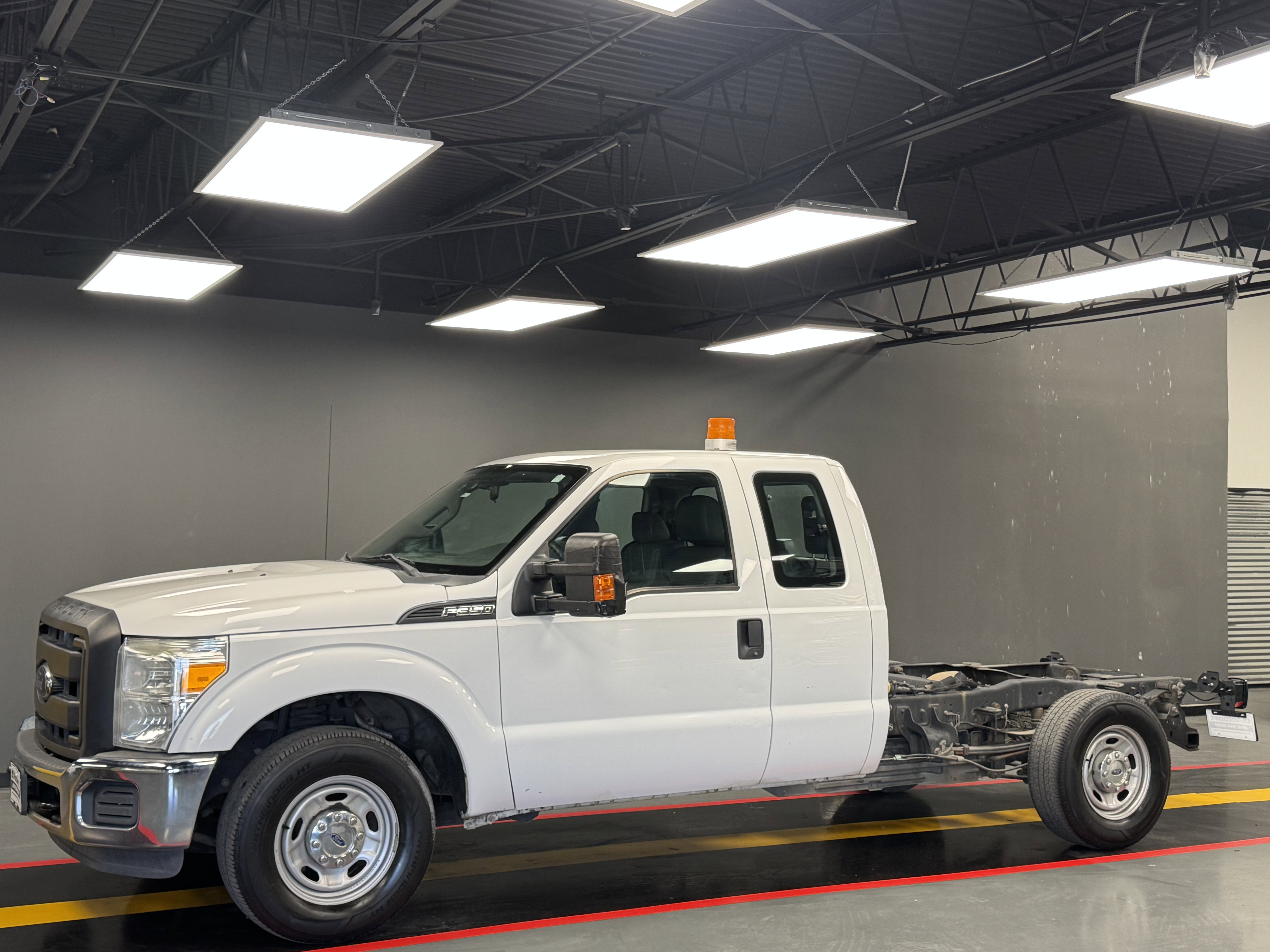 Used 2015 Ford F350 XL RWD image 1