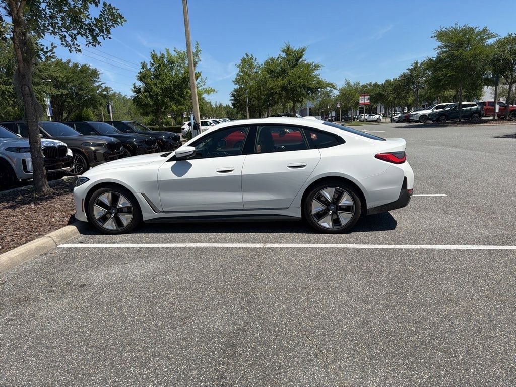 Used 2023 BMW i4 eDrive40 w/ Premium Package RWD image 9