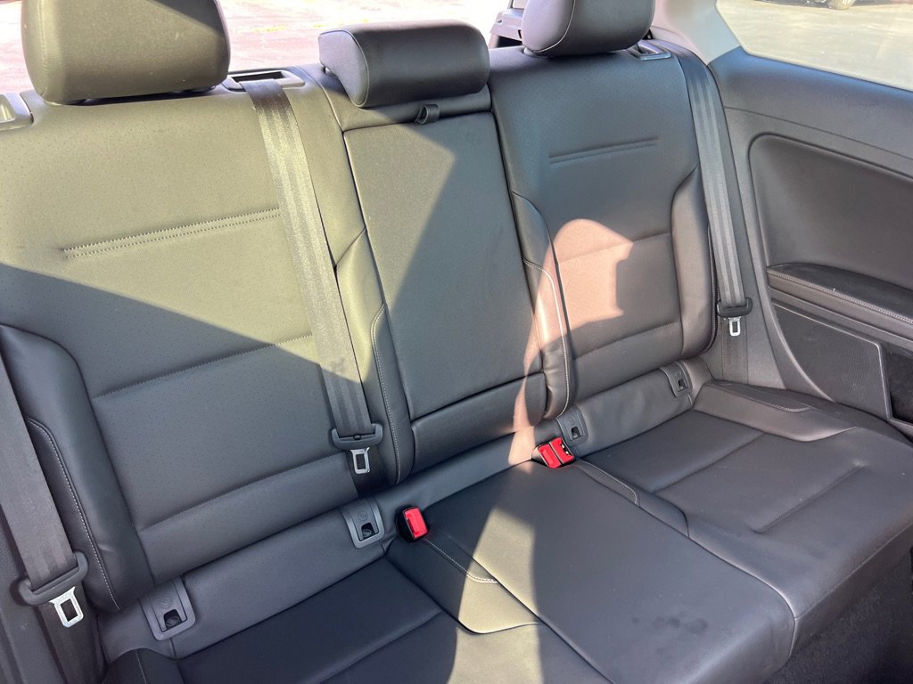 Used 2015 Volkswagen Golf S image 14