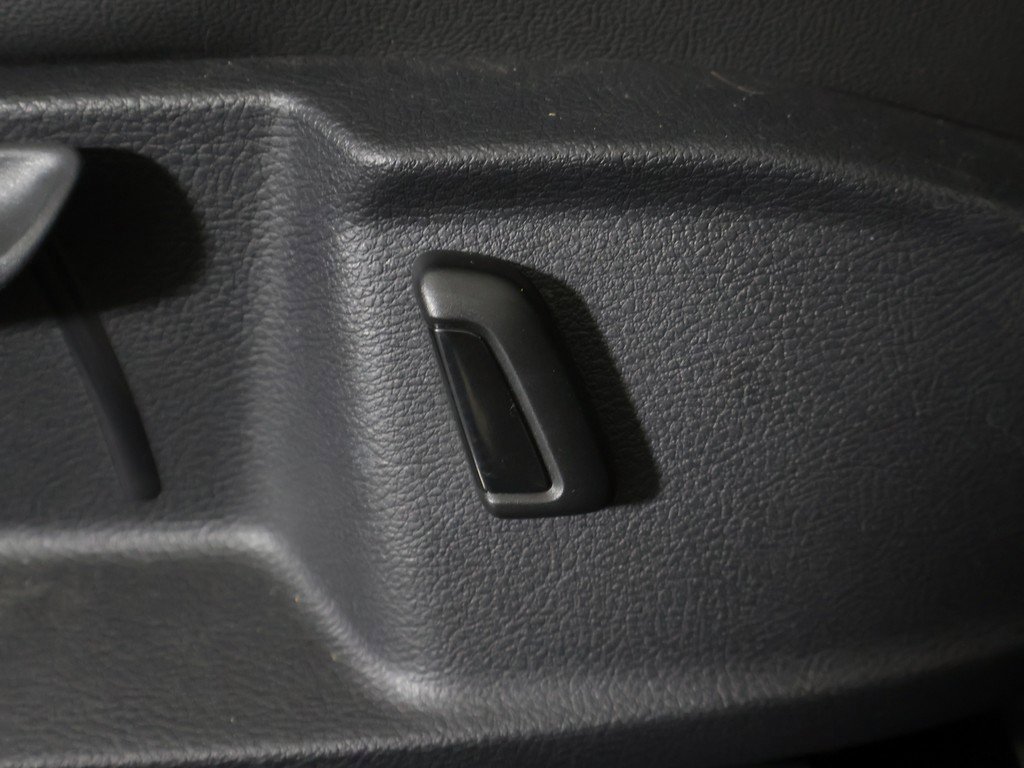 Used 2018 Volkswagen Golf R 4-Door image 33