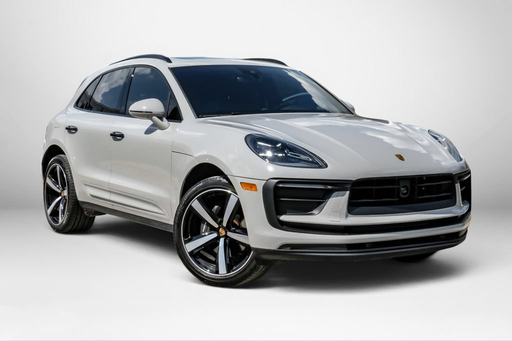 Used 2024 Porsche Macan AWD/4WD image 3
