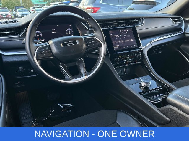 Used 2022 Jeep Grand Cherokee Altitude AWD/4WD image 2