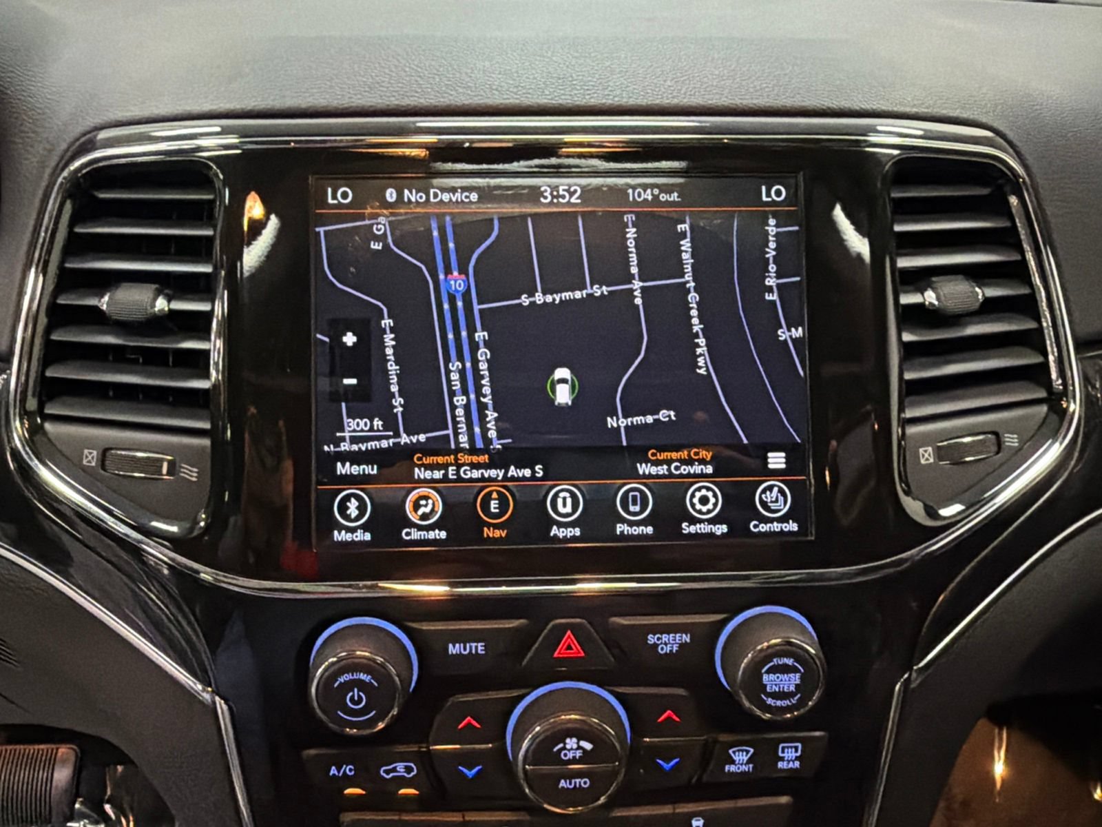 Used 2021 Jeep Grand Cherokee Trailhawk w/ Trailhawk Luxury Group AWD/4WD image 36