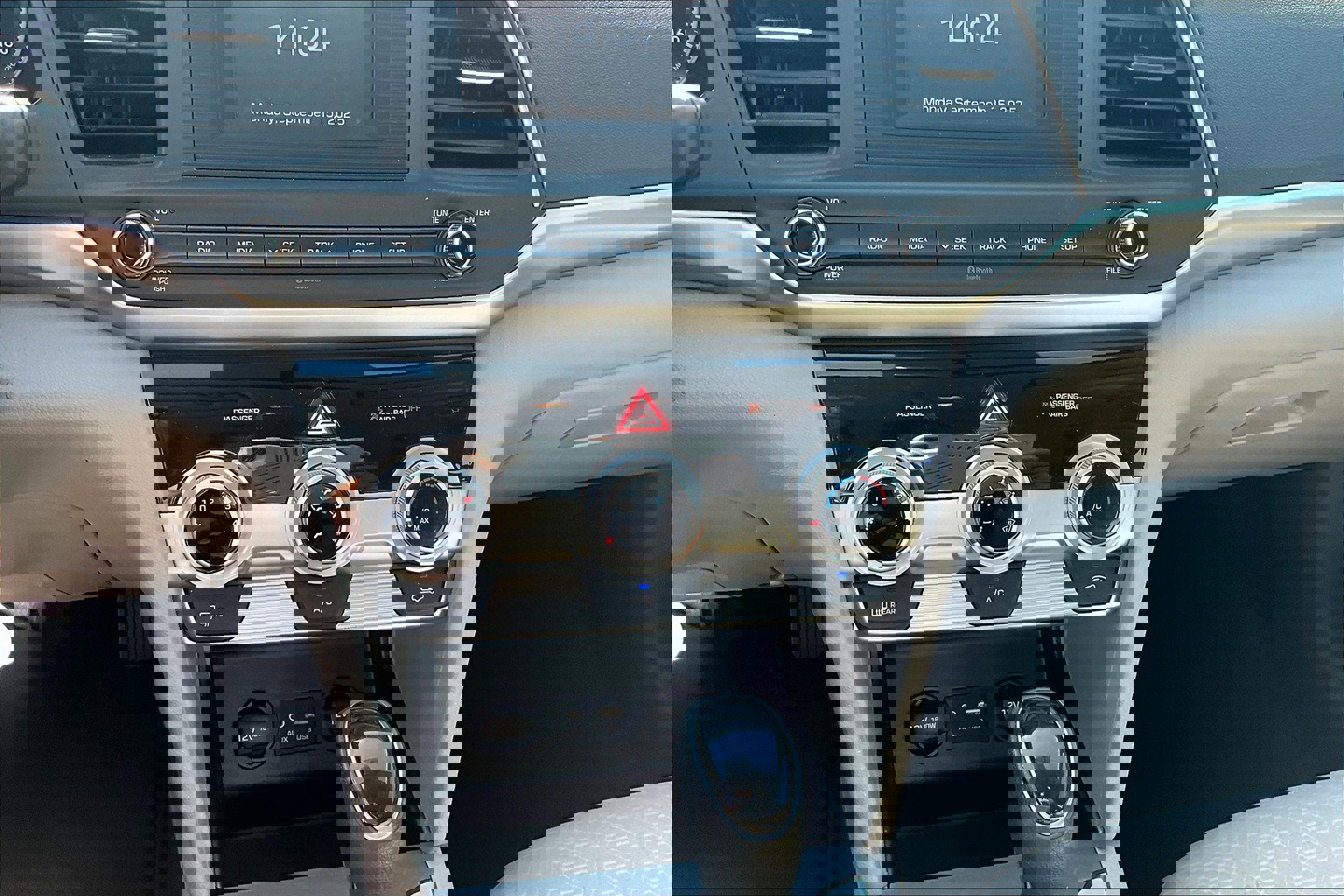 Used 2019 Hyundai Elantra SE image 39