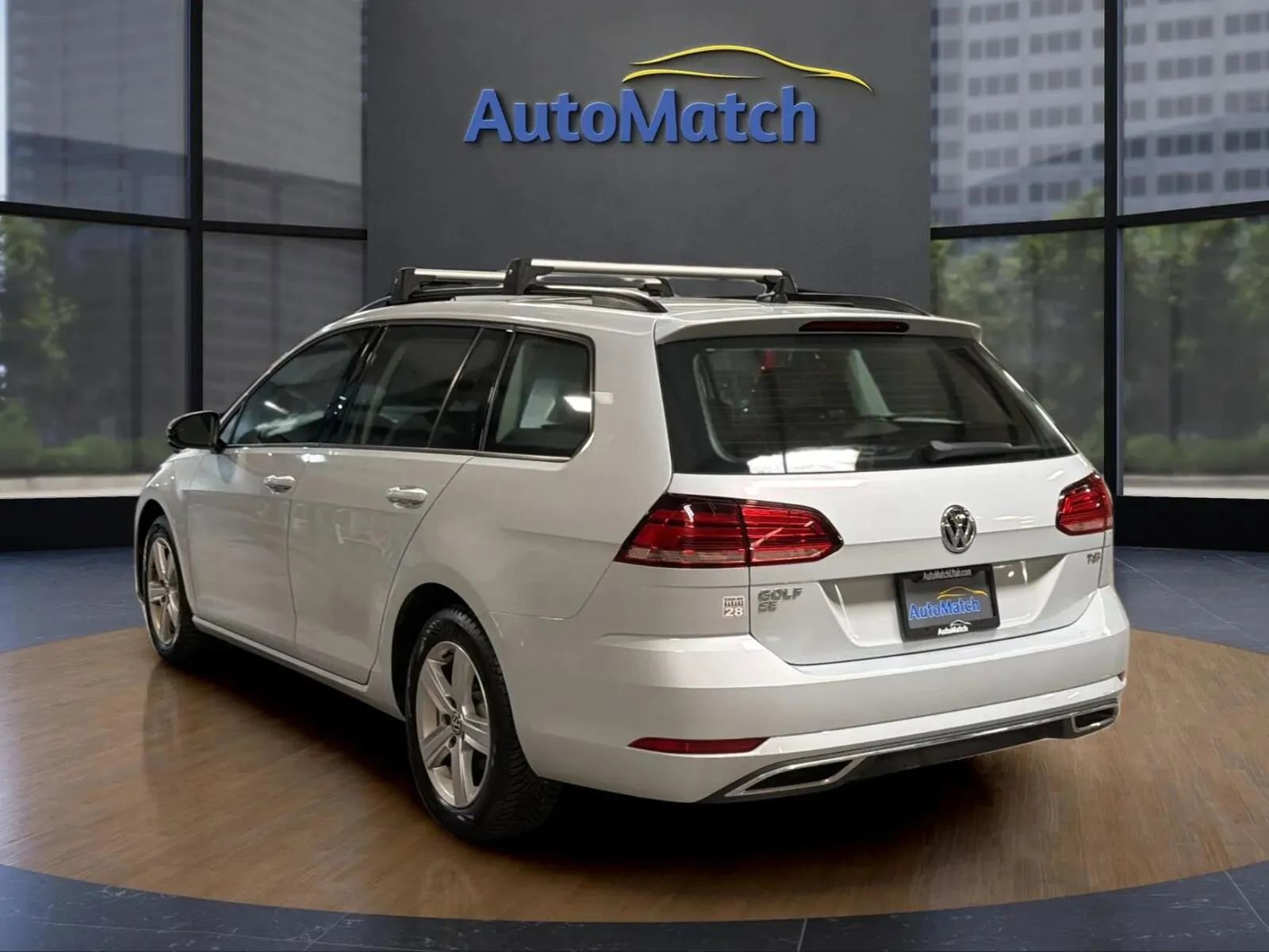 Used 2018 Volkswagen Golf SE image 8