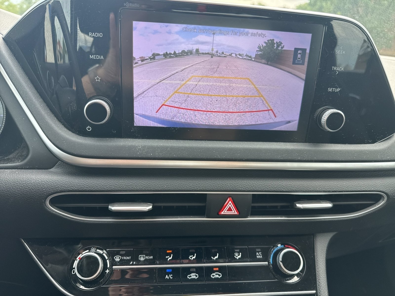 Used 2023 Hyundai Sonata SE FWD image 3