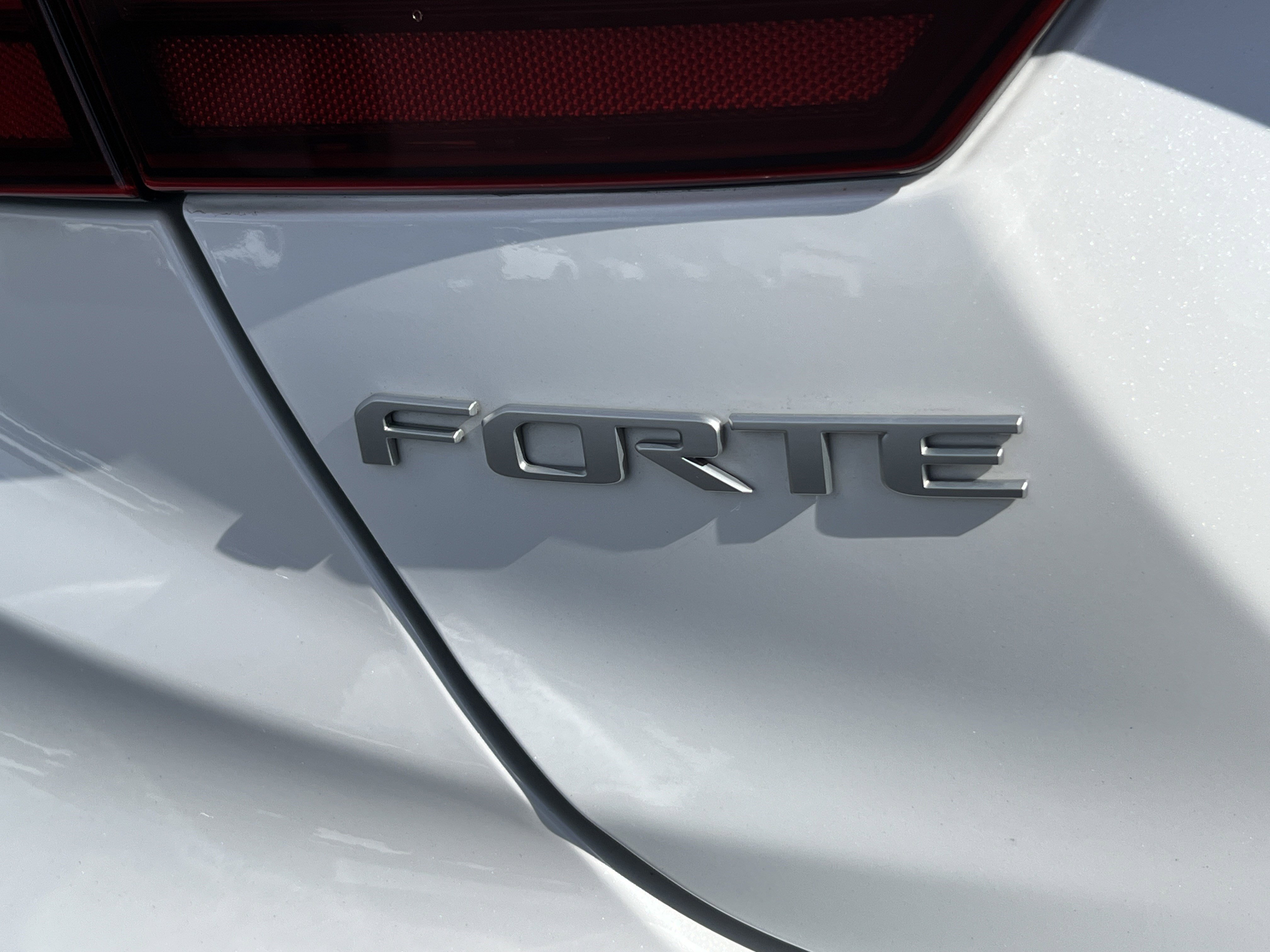 Used 2022 Kia Forte GT w/ GT Technology Package FWD image 9