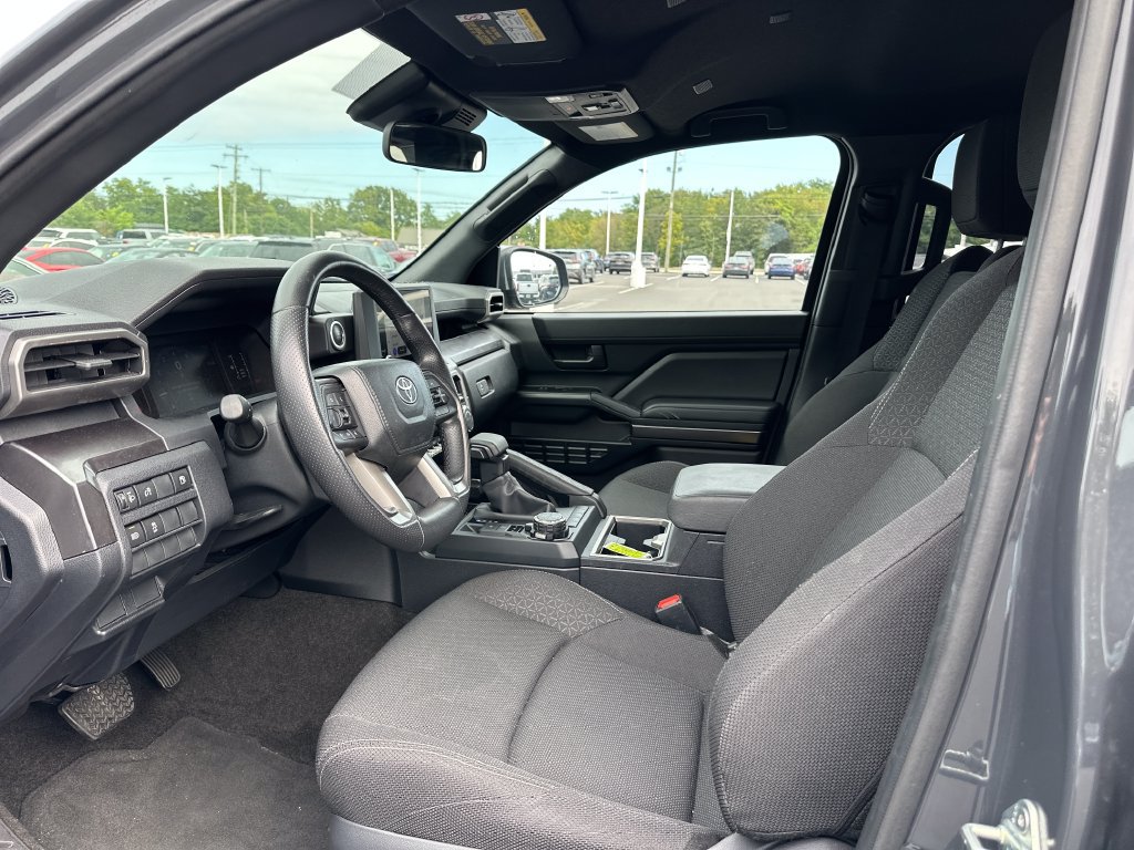 Used 2025 Toyota 4Runner SR5 AWD/4WD image 10