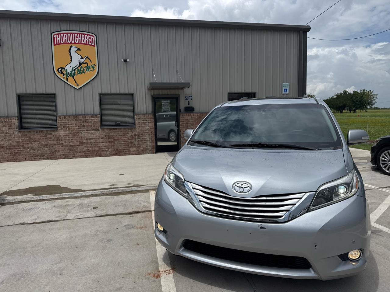 Used 2016 Toyota Sienna Limited Premium FWD image 4