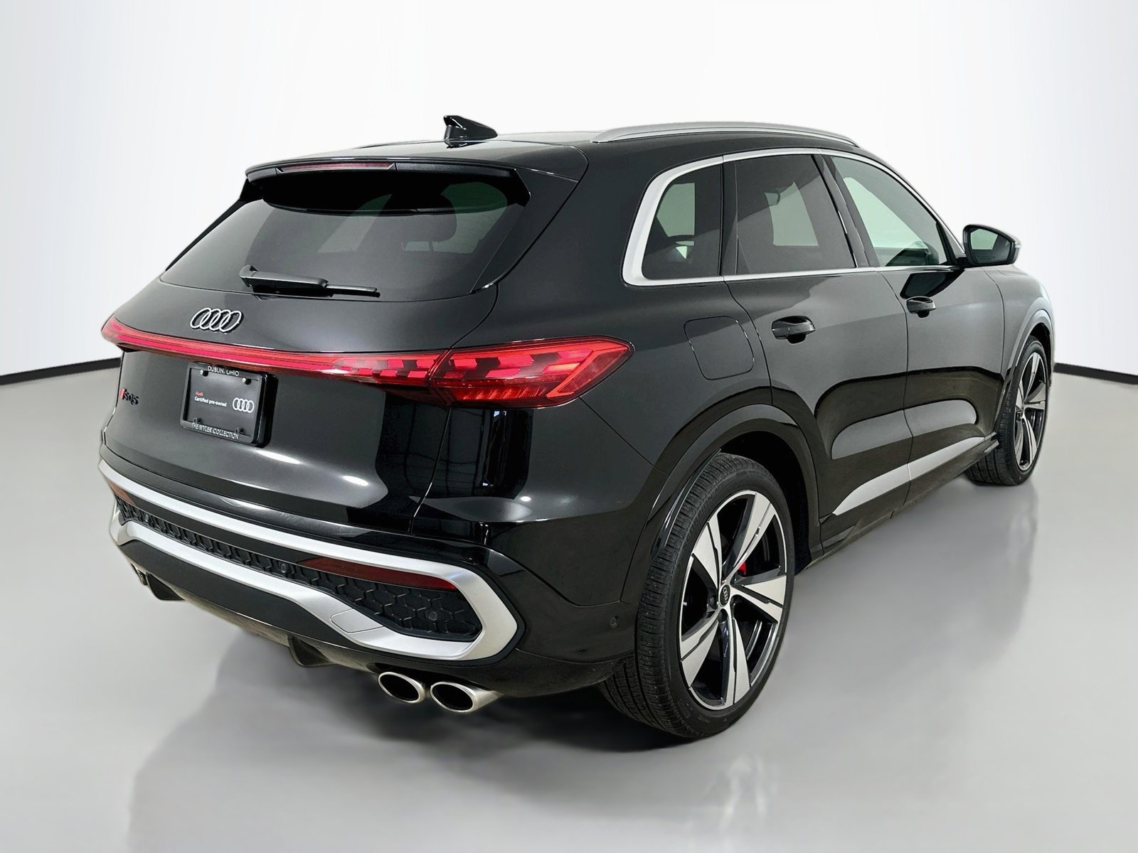 Certified 2025 Audi SQ5 Premium Plus AWD/4WD image 5